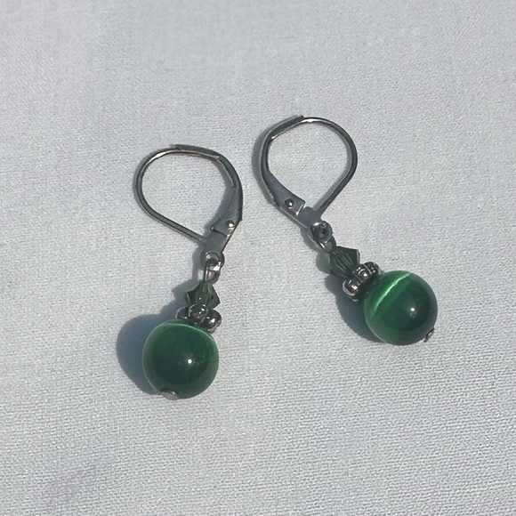 5 DAINTY EARRINGS - Picture 2 of 6